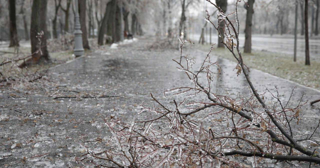 Avertismentul salvatorilor în contextul codului galben: prudență pe trotuare, distanță la volan și apel la 112 în caz de urgență