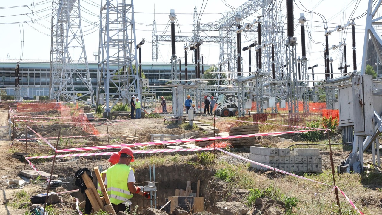  The Republic of Moldova will build three new power lines to interconnect with Romania and Ukraine.
