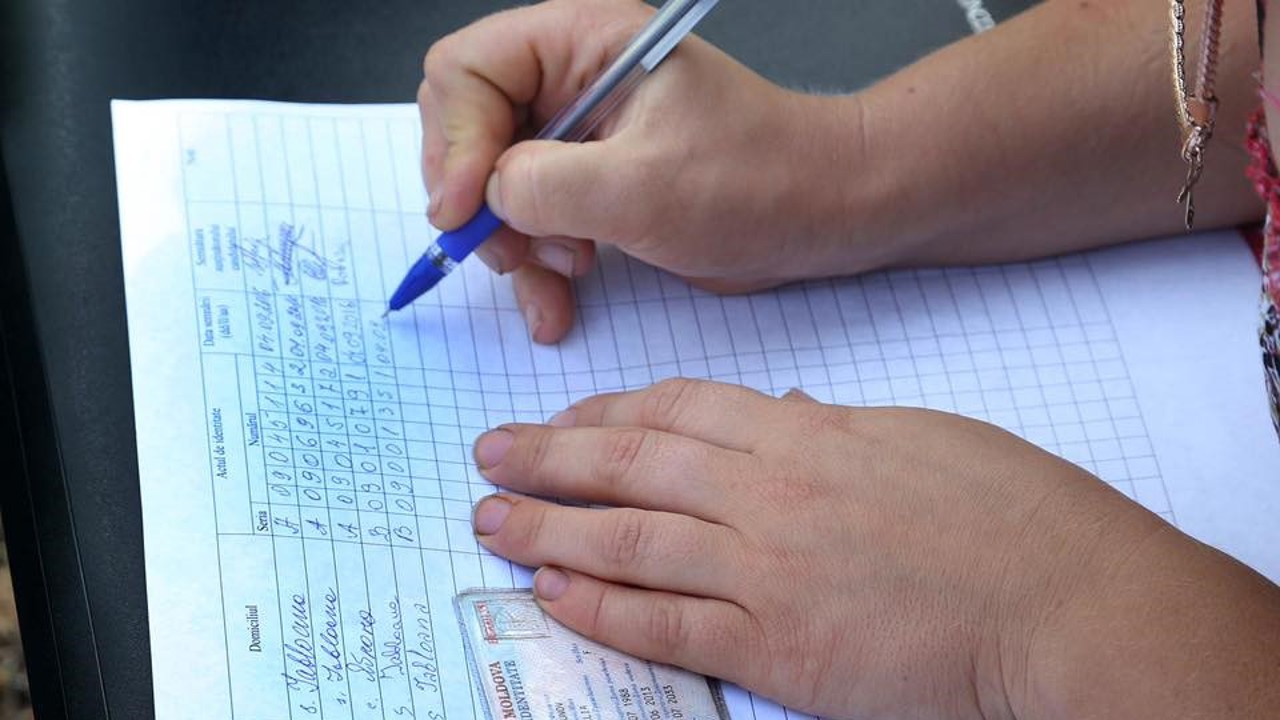 Cetățenii vor putea propune proiecte de legi prin colectarea de semnături