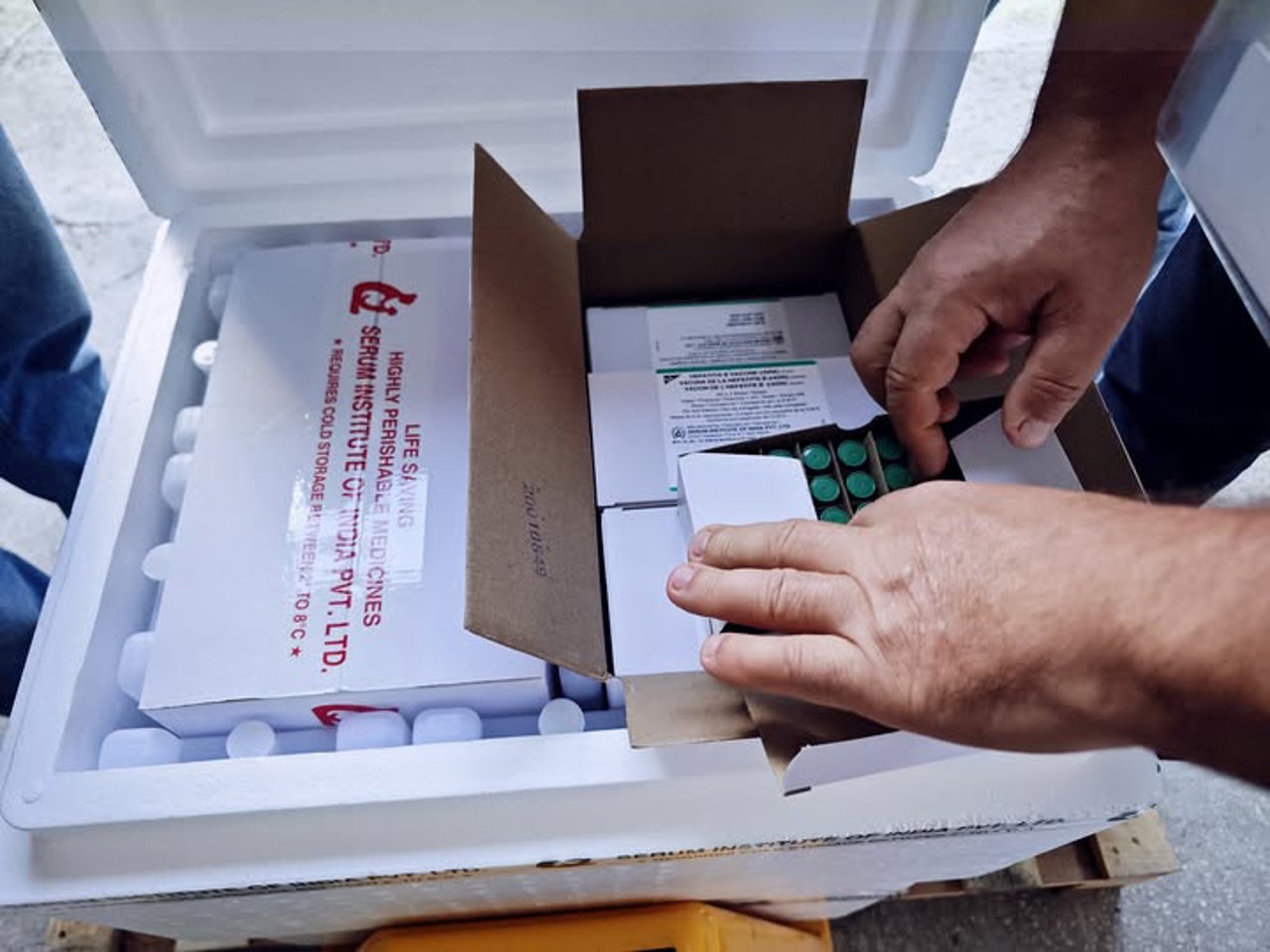 CNAM completează stocurile cu 4.800 de doze de vaccin anti-hepatita B 