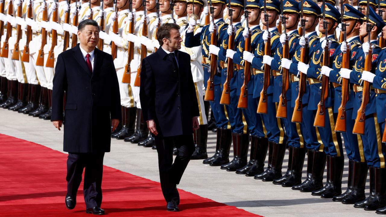 China and France call for peace in Ukraine. The presidents of the two states reached an agreement