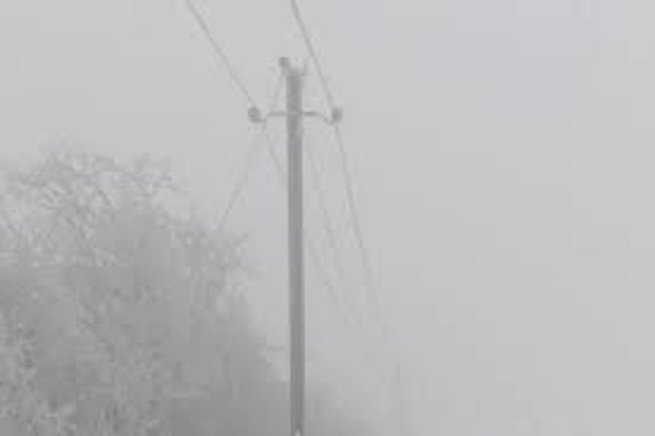 Consumatori din centrul și sudul Republicii Moldova, afectați de întreruperi de energie electrică din cauza vremii nefavorabile