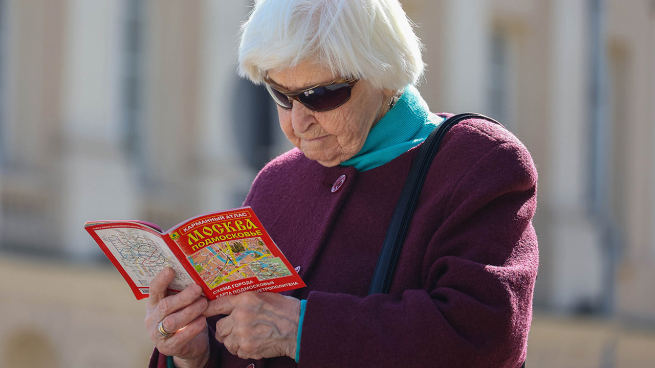 „Noua realitate” în Rusia: Hărțile tipărite sunt la mare căutare după întreruperile internetului