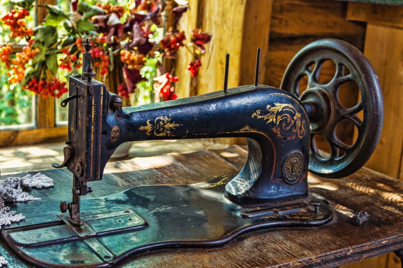 Calendarul Zilei // În anul 1851, inventatorul Isaac Singer primește brevet pentru mașina sa de cusut