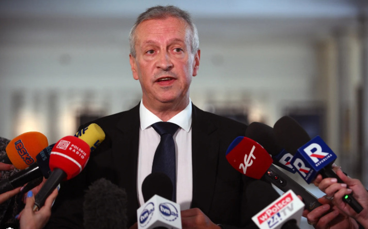 Polish security services meet over threat to Tusk 