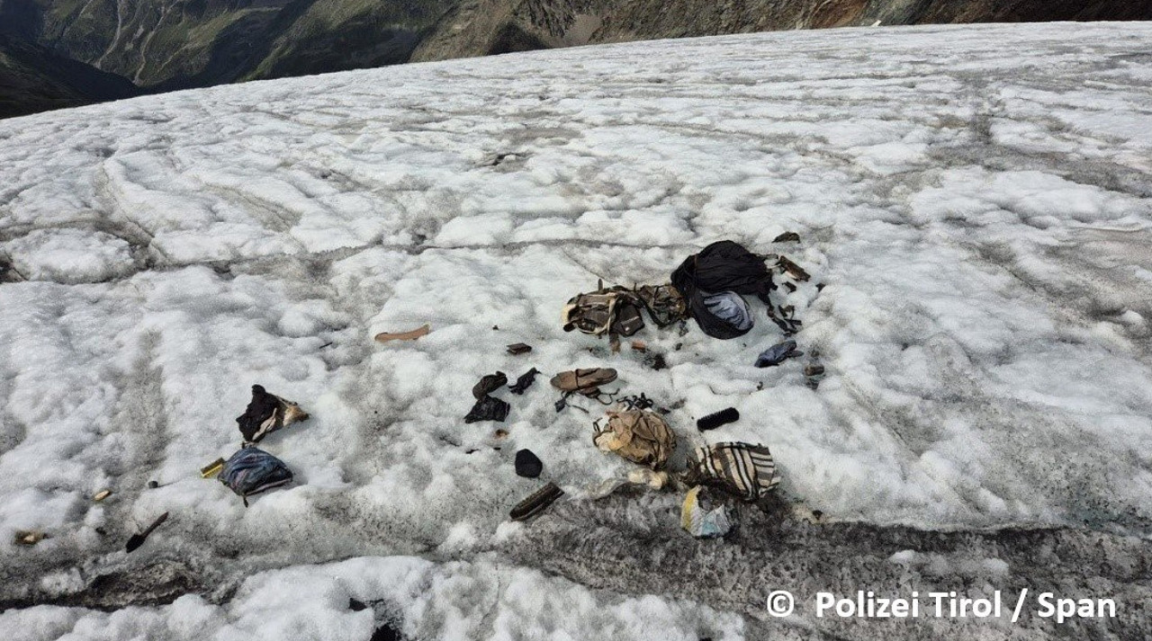 German recovers backpack lost on Austrian glacier after six decades 