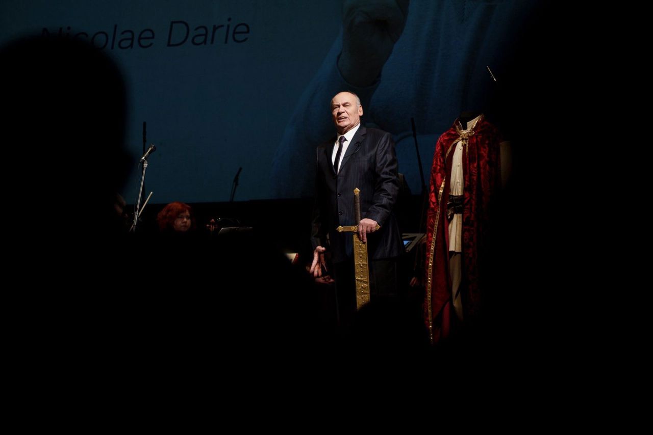 Regal aniversar la Teatrul Național: Nicolae Darie, omagiat pentru aproape șase decenii de artă