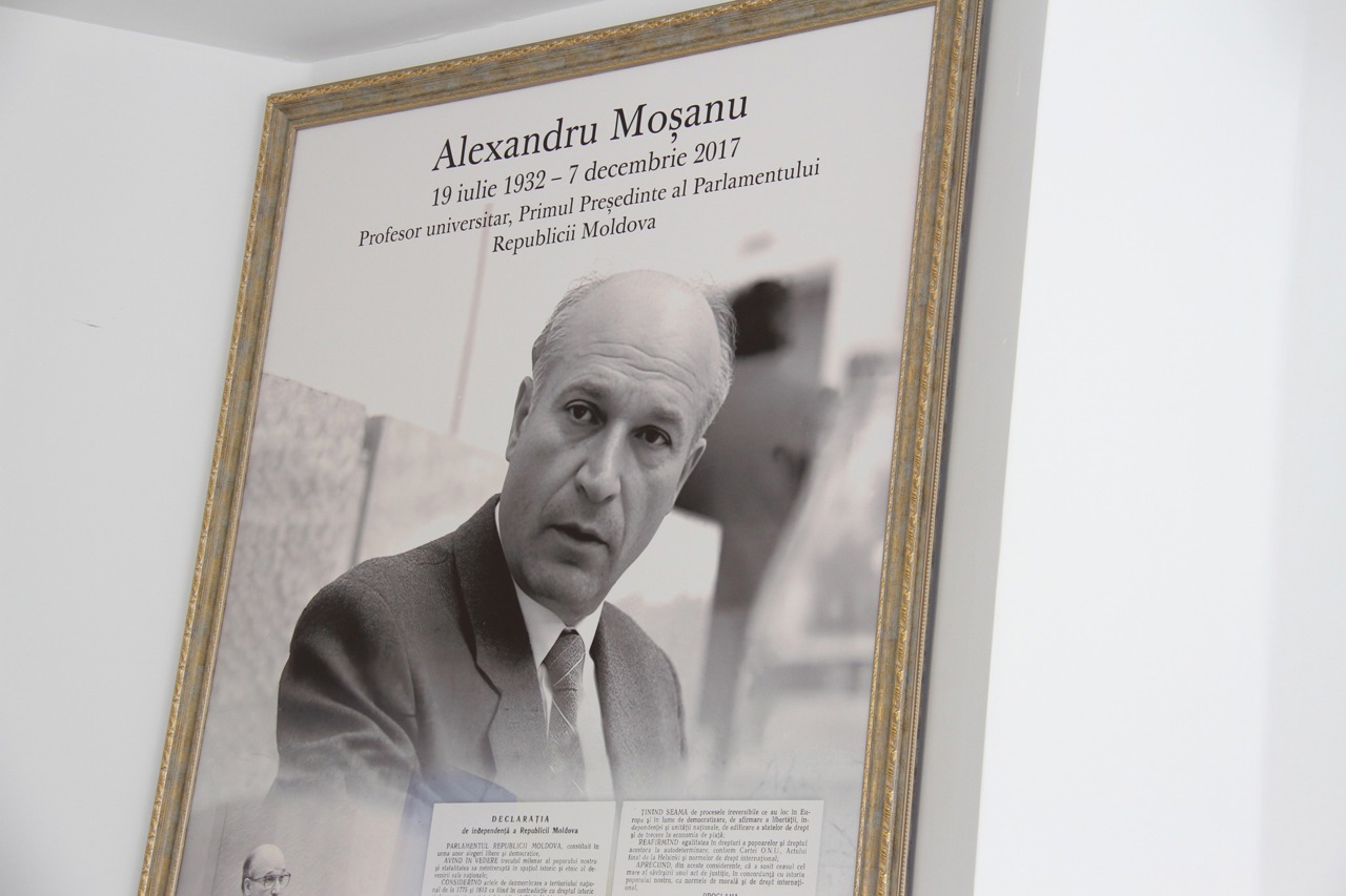 Investiție în memorie și educație: Aula „Alexandru Moșanu” redeschisă la Universitatea de Stat din Moldova