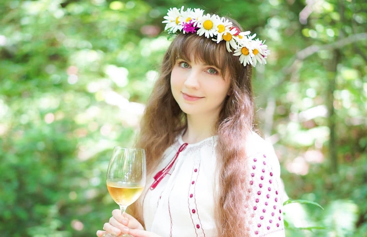 Povestea Elenei Iovu, promotoarea vinurilor moldovenești în Țara Soarelui Răsare