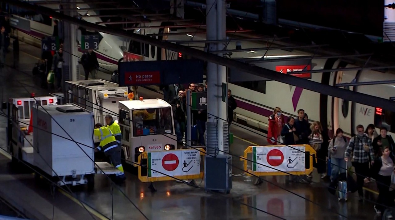Spania | Traficul feroviar paralizat, după ce mecanicii au renunțat să iasă la muncă 