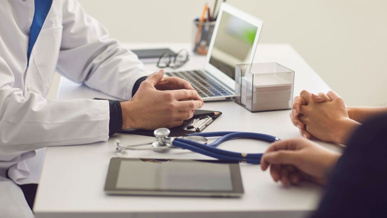 Patronatele cer simplificarea procedurilor de recunoaștere a diplomelor pentru medicii din Ucraina, Rusia și Belarus