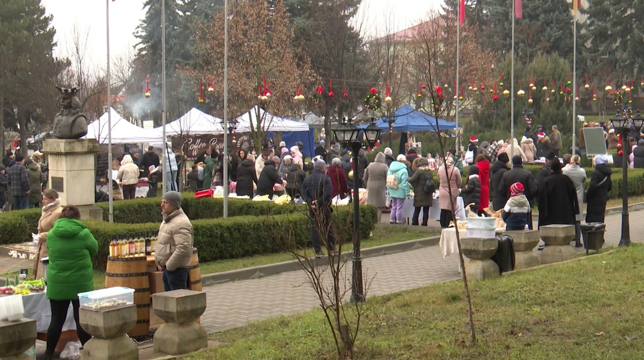 Tradiții, produse autohtone, acțiuni de caritate, toate au fost la un târg de iarnă din Călărași