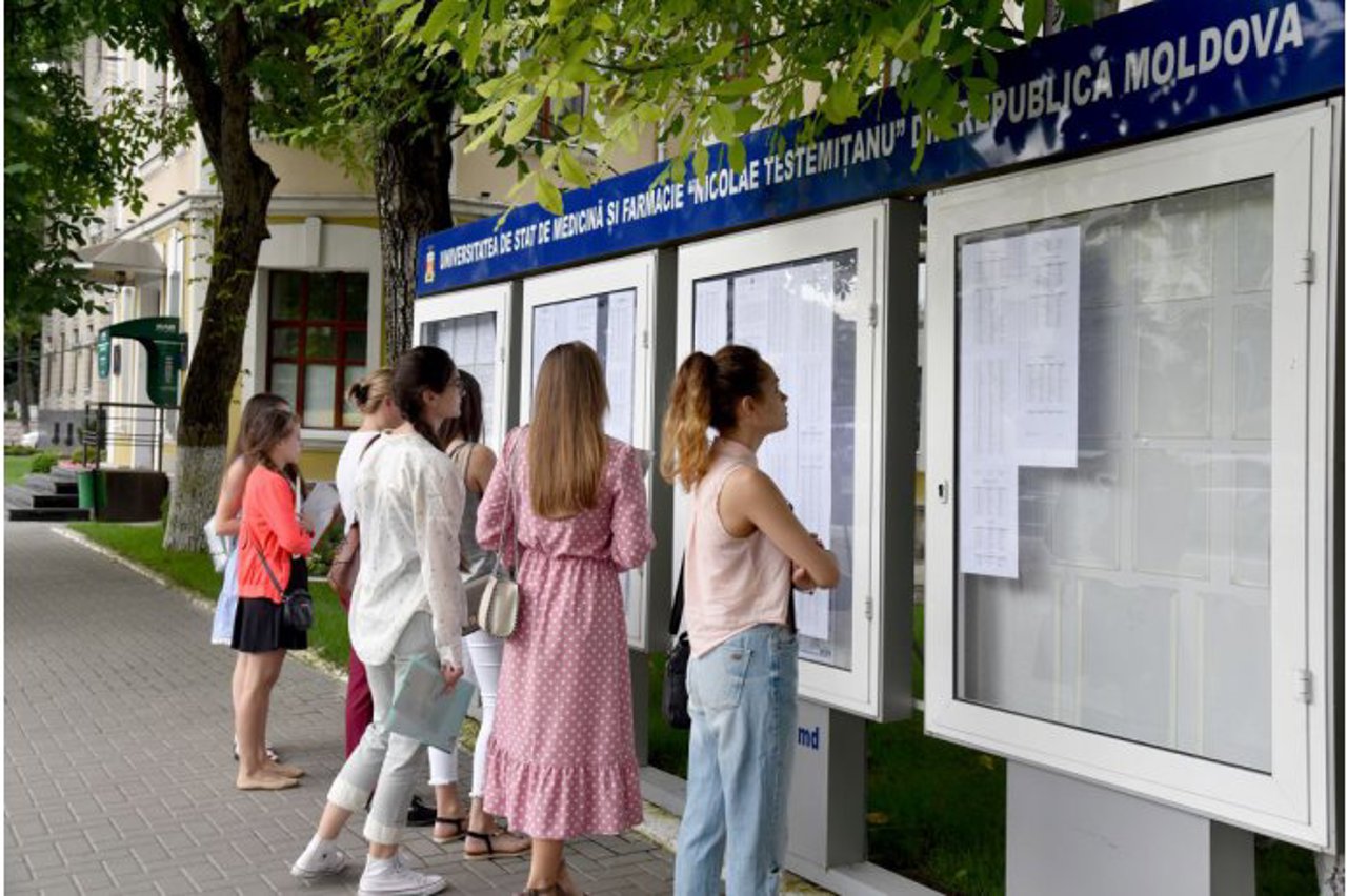 Numărul studenților înmatriculați în universitățile din țară, în creștere cu 15% față de anul trecut