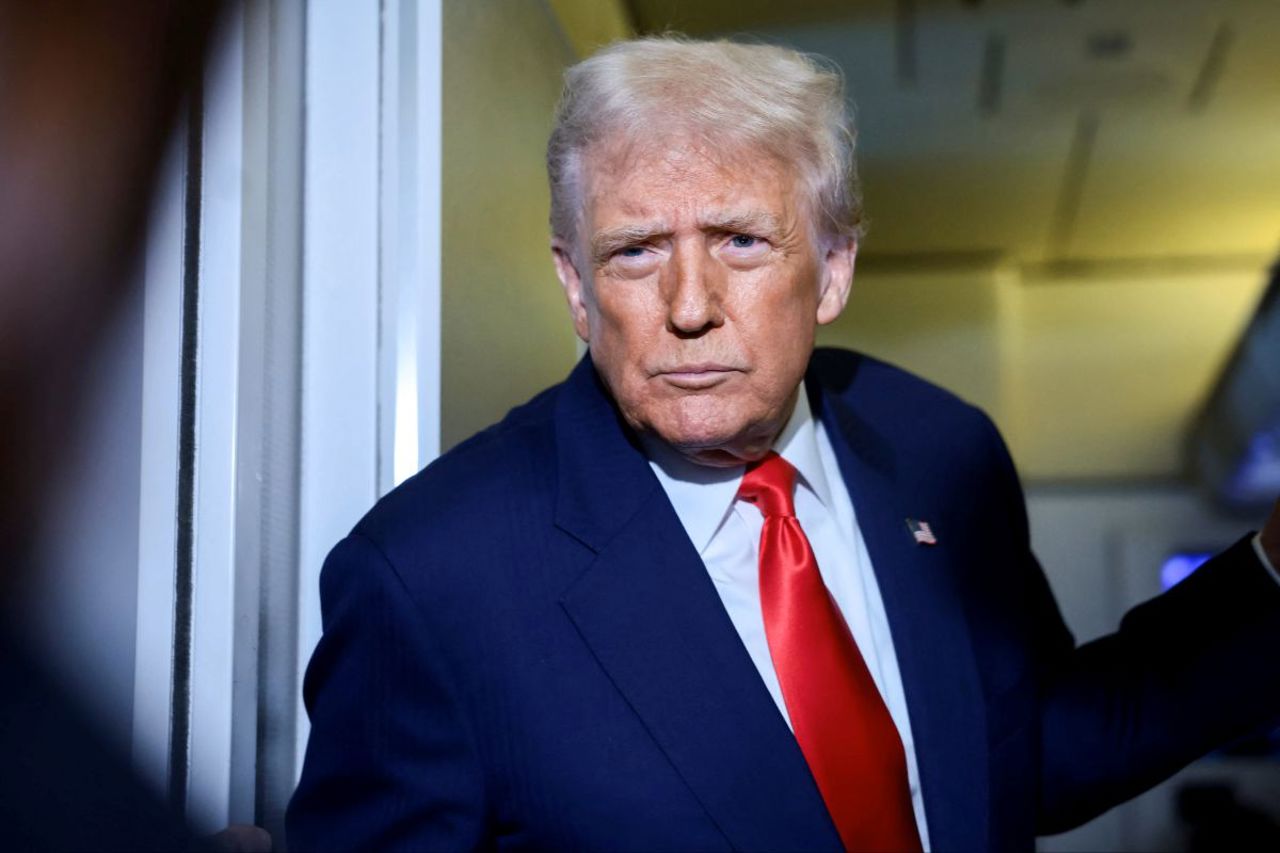 US President Donald Trump remains reticent on long-range Tomahawk transfer