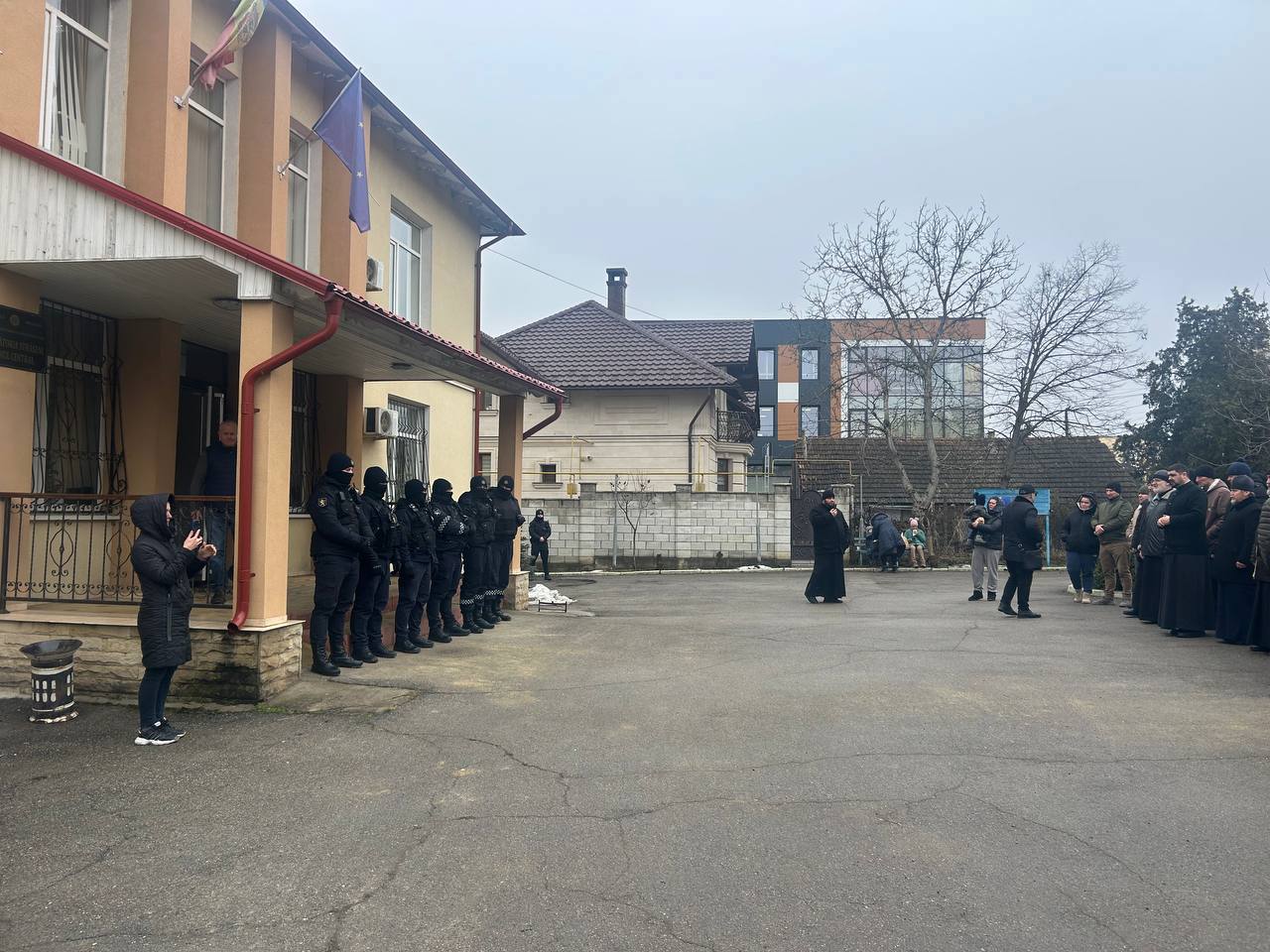 Primarul din Dereneu, eliberat din arest și plasat sub control judiciar pentru 30 de zile