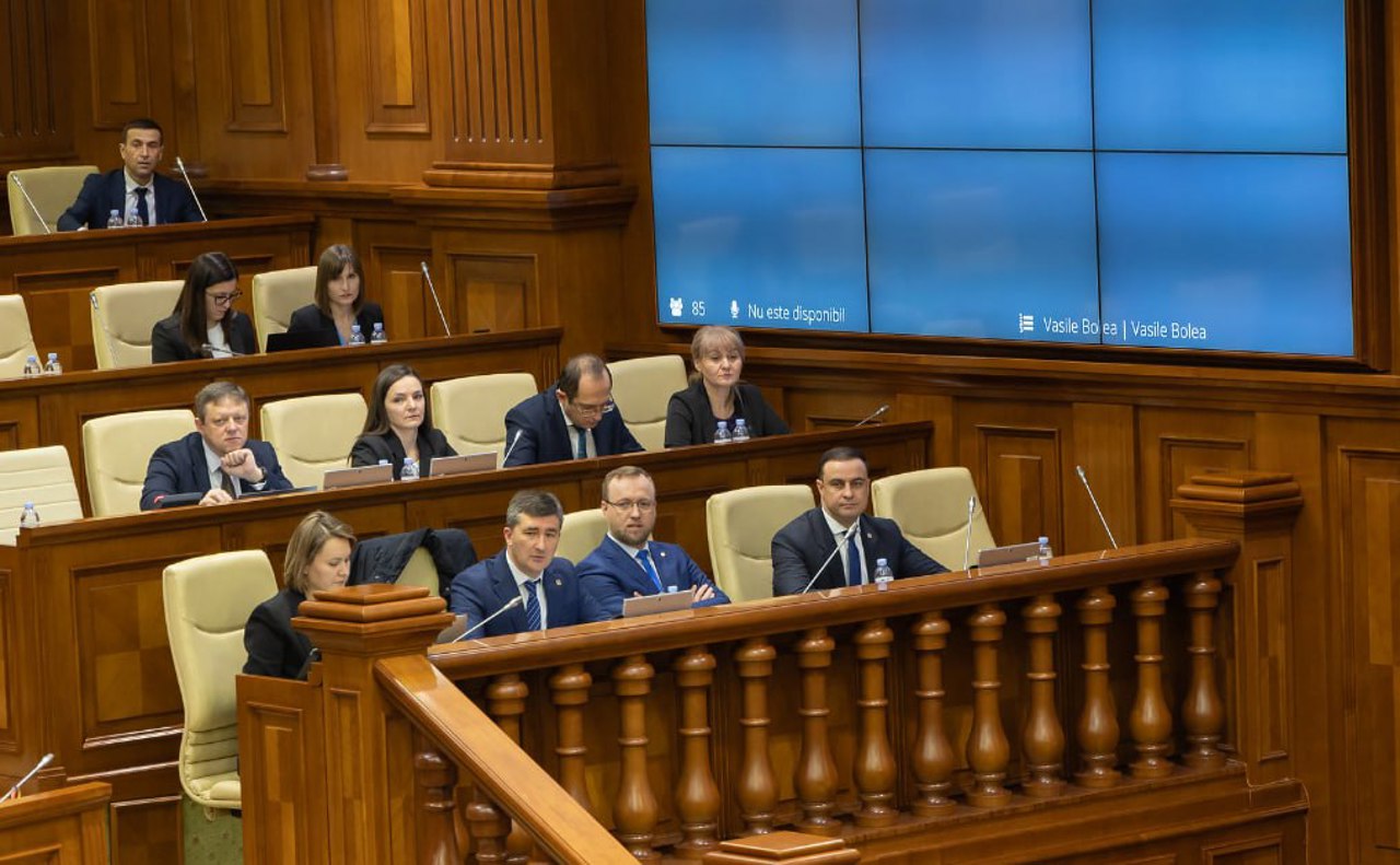 LIVE TEXT // Audieri în Parlament pe tema fraudelor electorale. DECIS: Parlamentul și Guvernul vor modifica de urgență cadrul legal pentru a asigura limitarea implicării cultelor religioase în politică și activități electorale