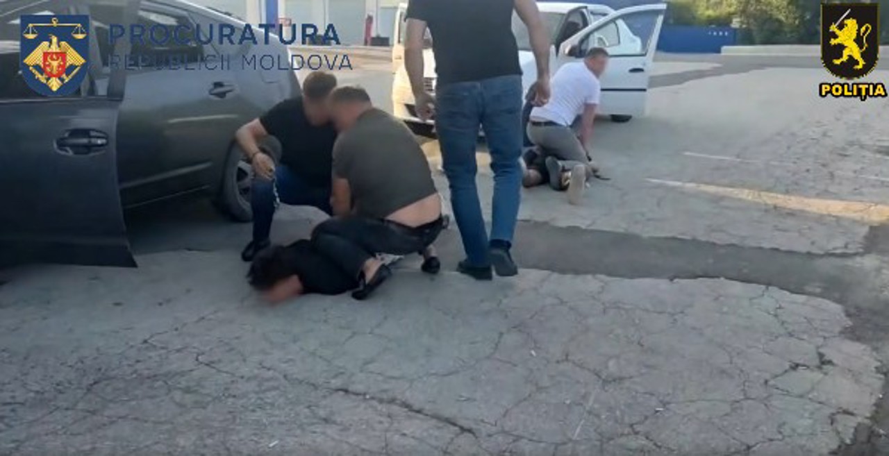 Grup de șase persoane, destructurat după ce ar fi dus în pădure un comerciant, l-ar fi bătut și i-ar fi cerut 900.000 de lei 