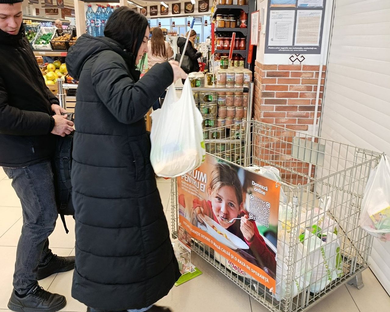 20 de tone de alimente pentru cei vulnerabili: gesturi mici, impact mare în 11 centre din țară