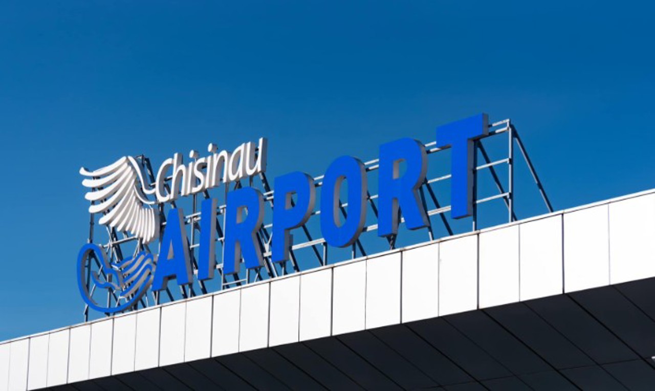 Jurnaliști georgieni, opriți pe aeroportul din Chișinău și întorși din drum de Poliția de Frontieră