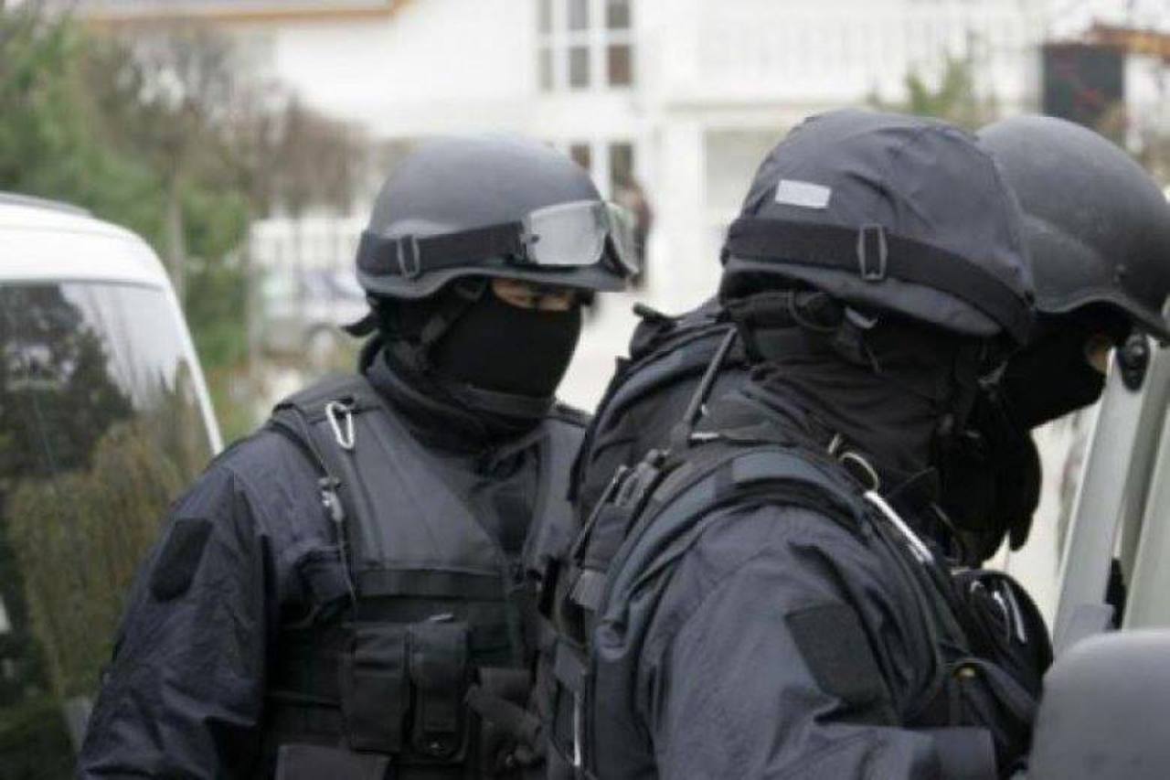 Morning raids in the country's penitentiaries for blackmail crimes directed from the prisons