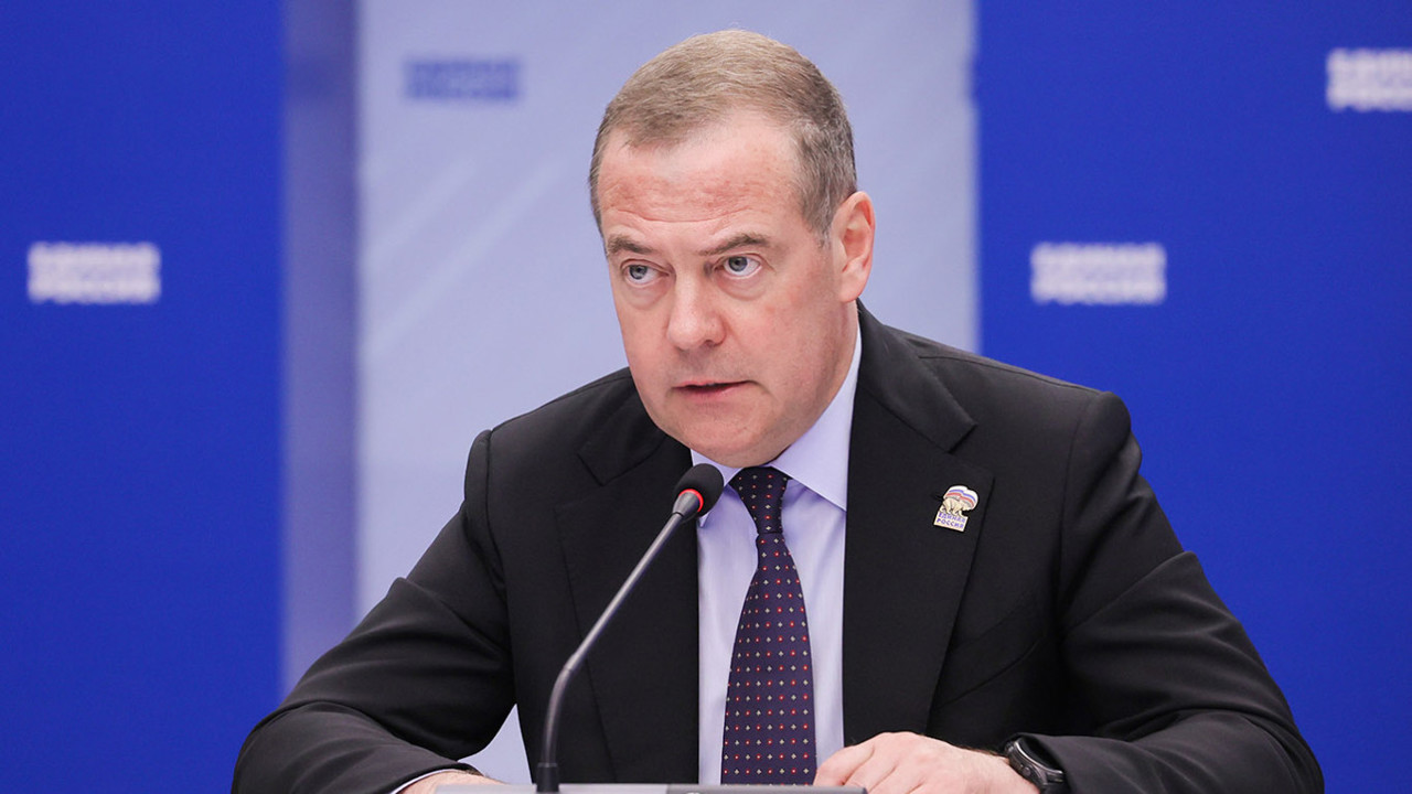 Dmitri Medvedev, cu amenințări după intențiile Franței de a trimite soldați în Ucraina 
