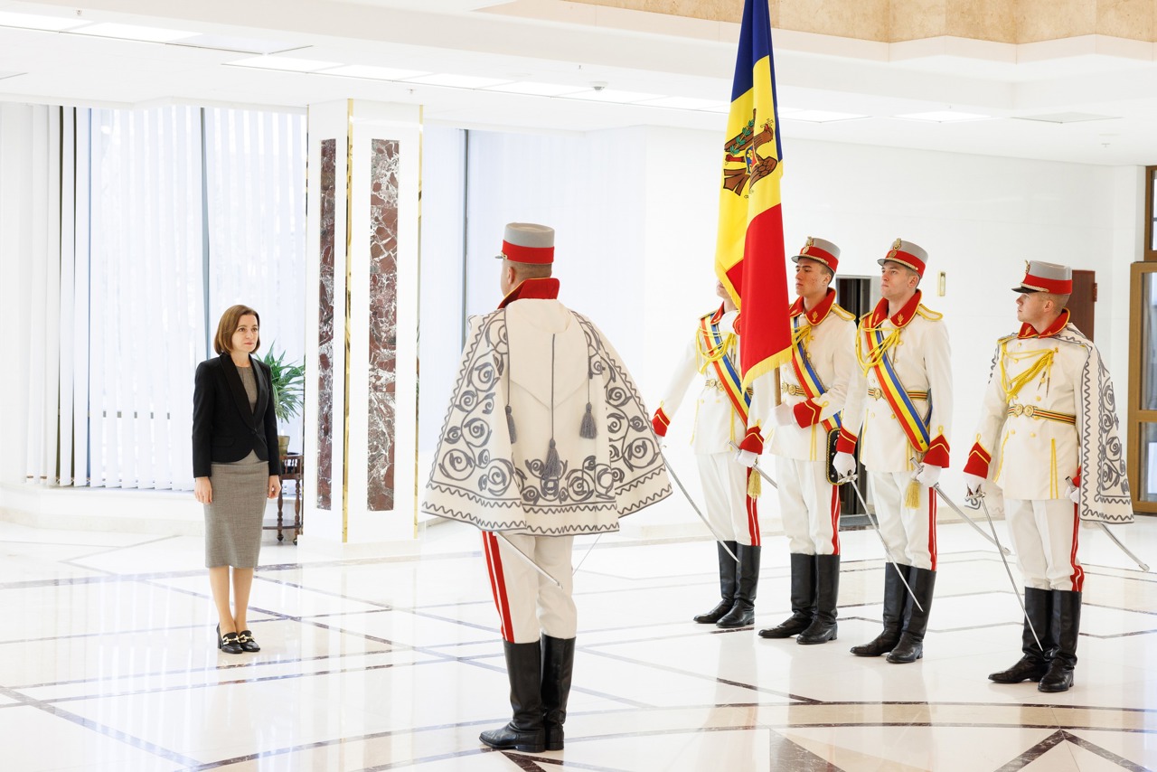 PHOTO // President Maia Sandu receives letters of accreditation from five new ambassadors