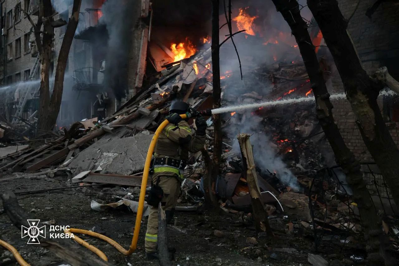 „Oreșnik”, lansată asupra Ucrainei în timpul bombardamentelor nocturne, afirmă Zelenski