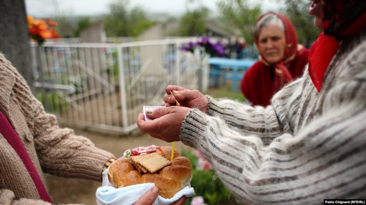 Moldova Celebrates Radonitsa with Free Cemetery Transport