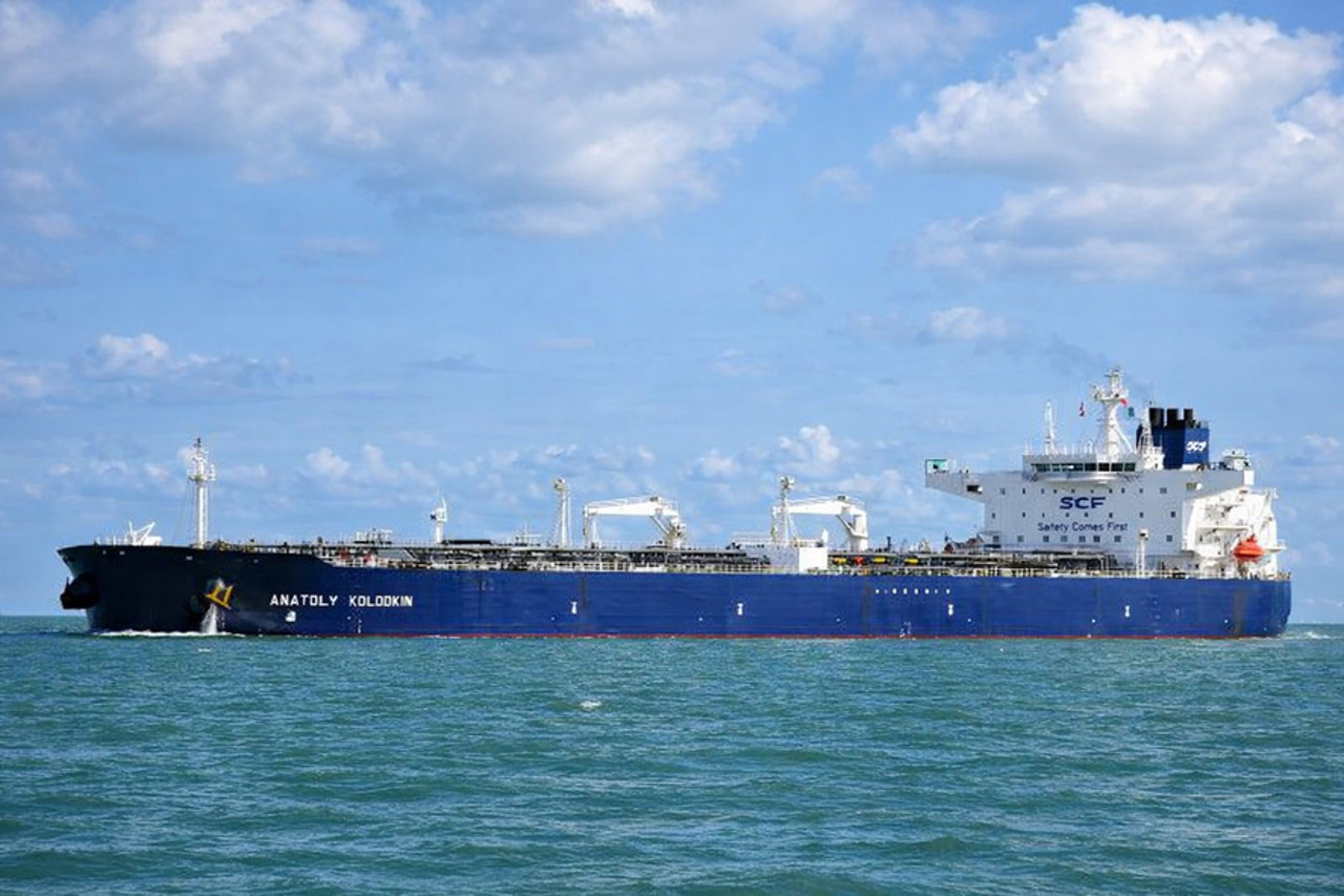 Statele Unite au autorizat apropierea unui petrolier rusesc de coastele Cubei, făcând excepție de la regimul de sancțiuni impus insulei