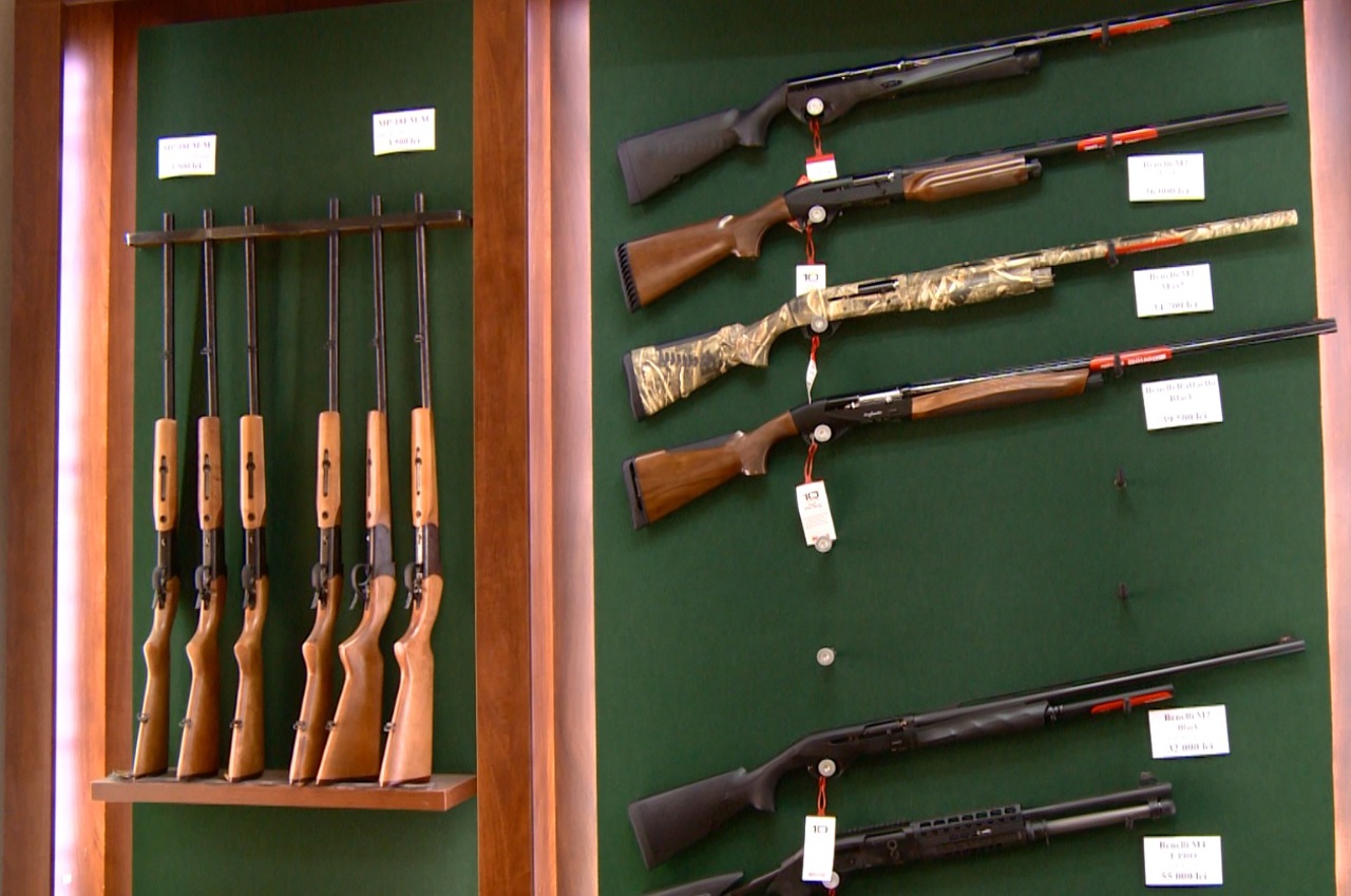 Tot mai mulți moldoveni dețin arme legal. Cine și în ce condiții are acest drept?