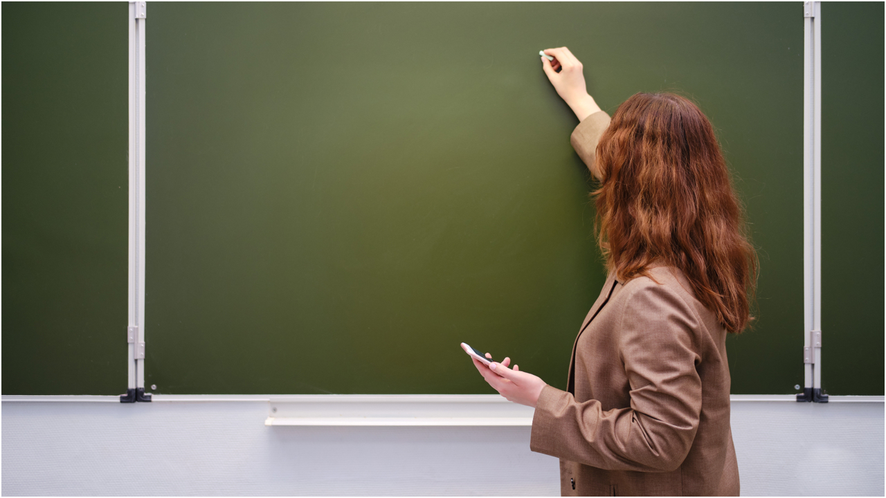 „Școala trebuie să rămână un spațiu sigur”: MEC, după ce un profesor debutant ar fi fost agresat de un părinte