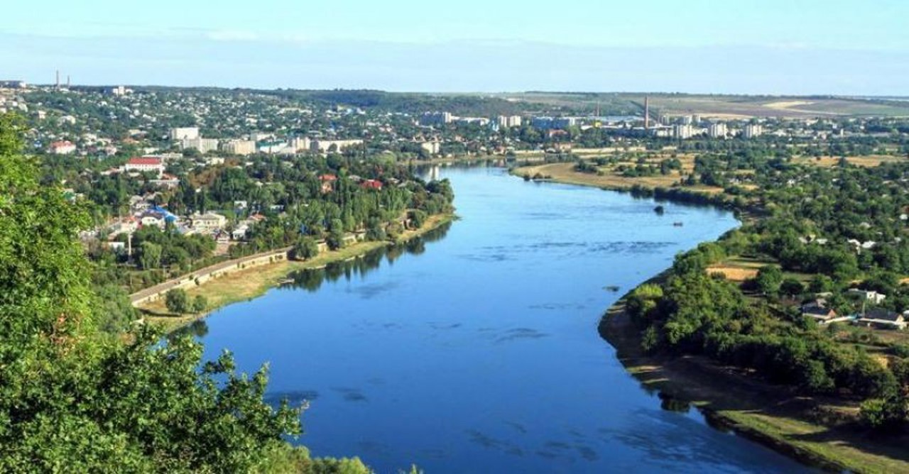 „Apa a devenit element al securității naționale”: Ce lecții a învățat R. Moldova după poluarea Nistrului