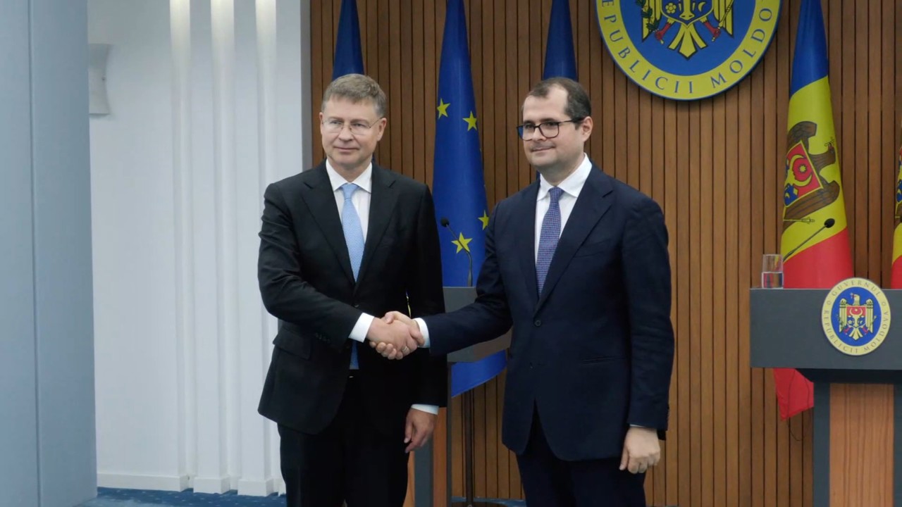  „Mergem bine, dar încă e mult de lucru”. Comisarul Dombrovskis anunță evaluarea reformelor pentru următorii 157 de milioane de euro pentru R. Moldova