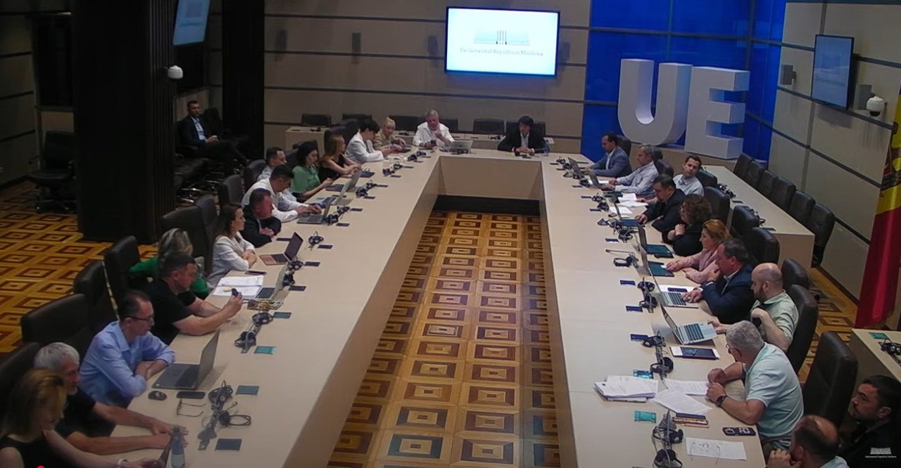 Consultări privind Codul Audiovizualului: între armonizarea cu normele europene și temerile privind limitarea libertății de exprimare