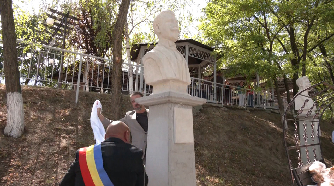 Bustul lui Ion Pelivan, dezvelit la Tomești. Omagiu adus unuia dintre artizanii Unirii din 1918
