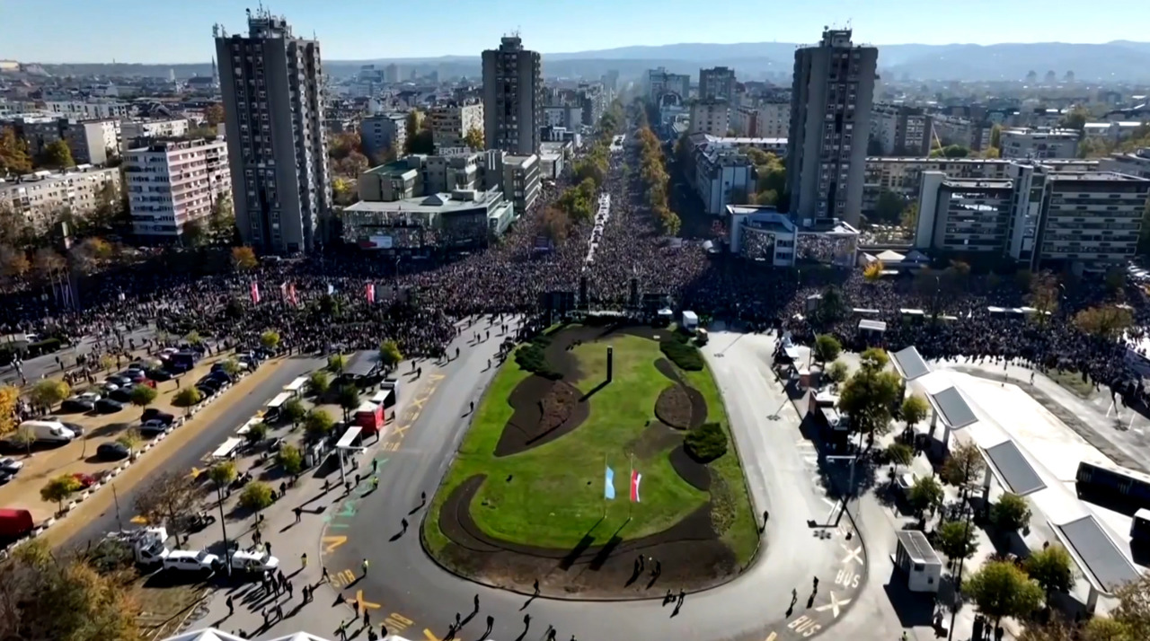 Proteste antiguvernamentale în Serbia continuă, la un an după tragedia din Novi Sad