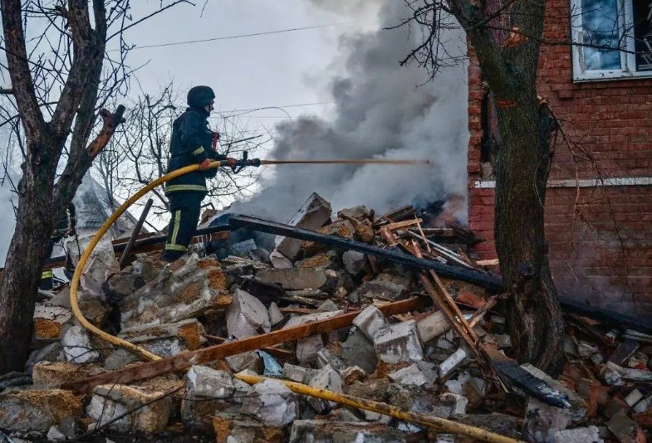 Atacuri și explozii în mai multe regiuni din Ucraina. La Kiev sunt patru morți și cel puțin 15 răniți 