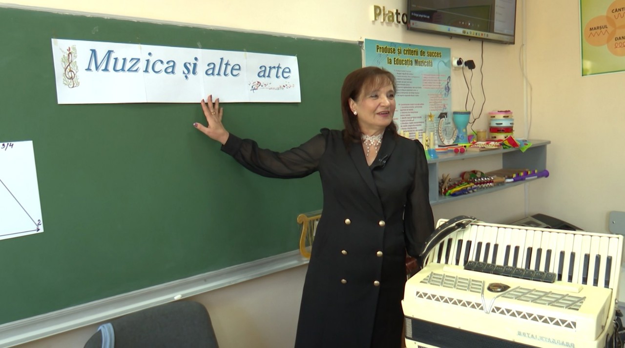 Maria Vinițchi, the music teacher: "We need to make children curious"