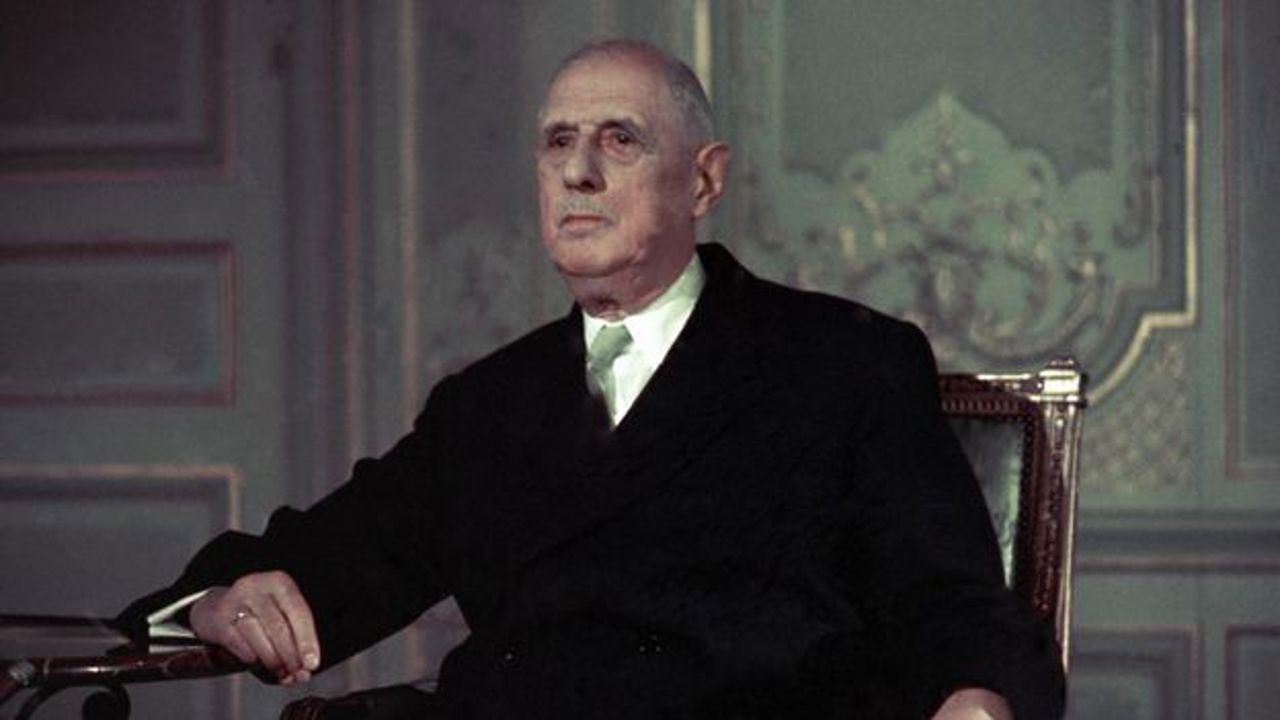 Calendarul zilei // Charles de Gaulle demisionează din funcția de președinte al Franței