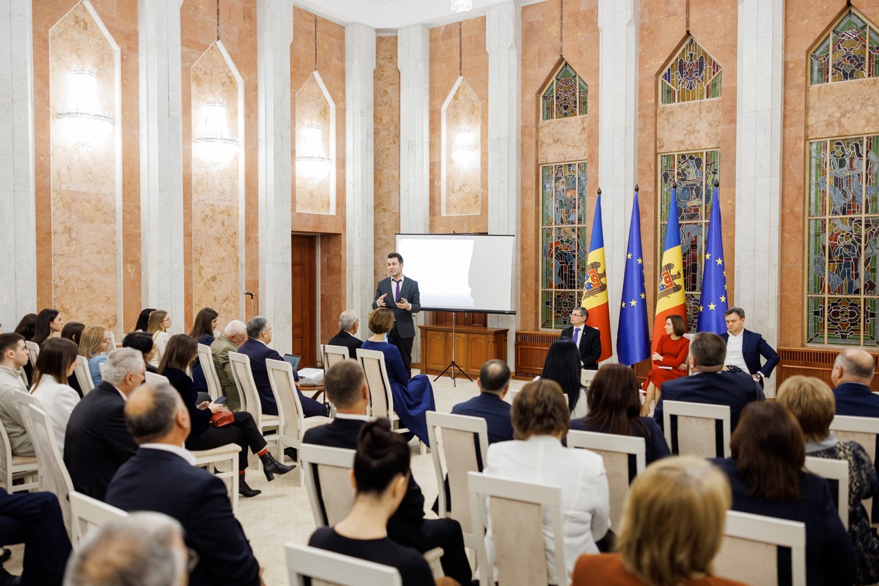 Country's leadership in discussion with members of the Gagauz community, on the eve of the 30th anniversary of the establishment of autonomy