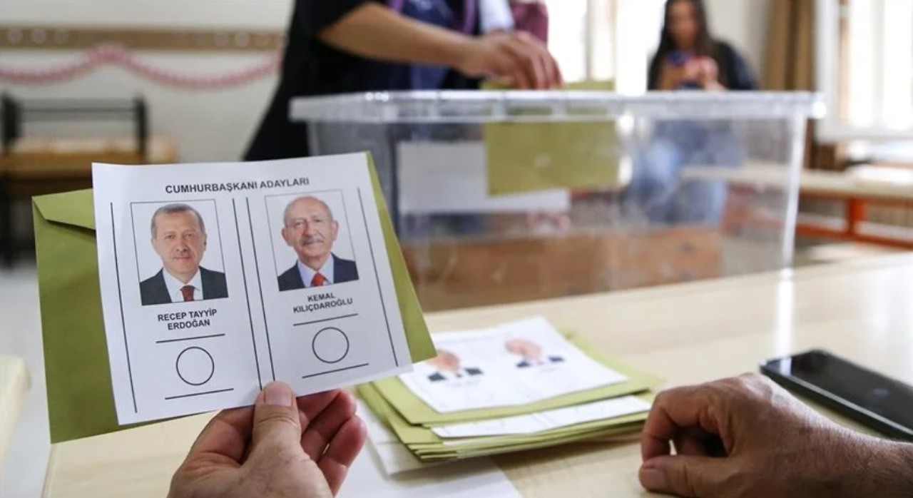 Voting in the second round of the Turkish presidential election has ended // Erdogan leads in front of his opponent