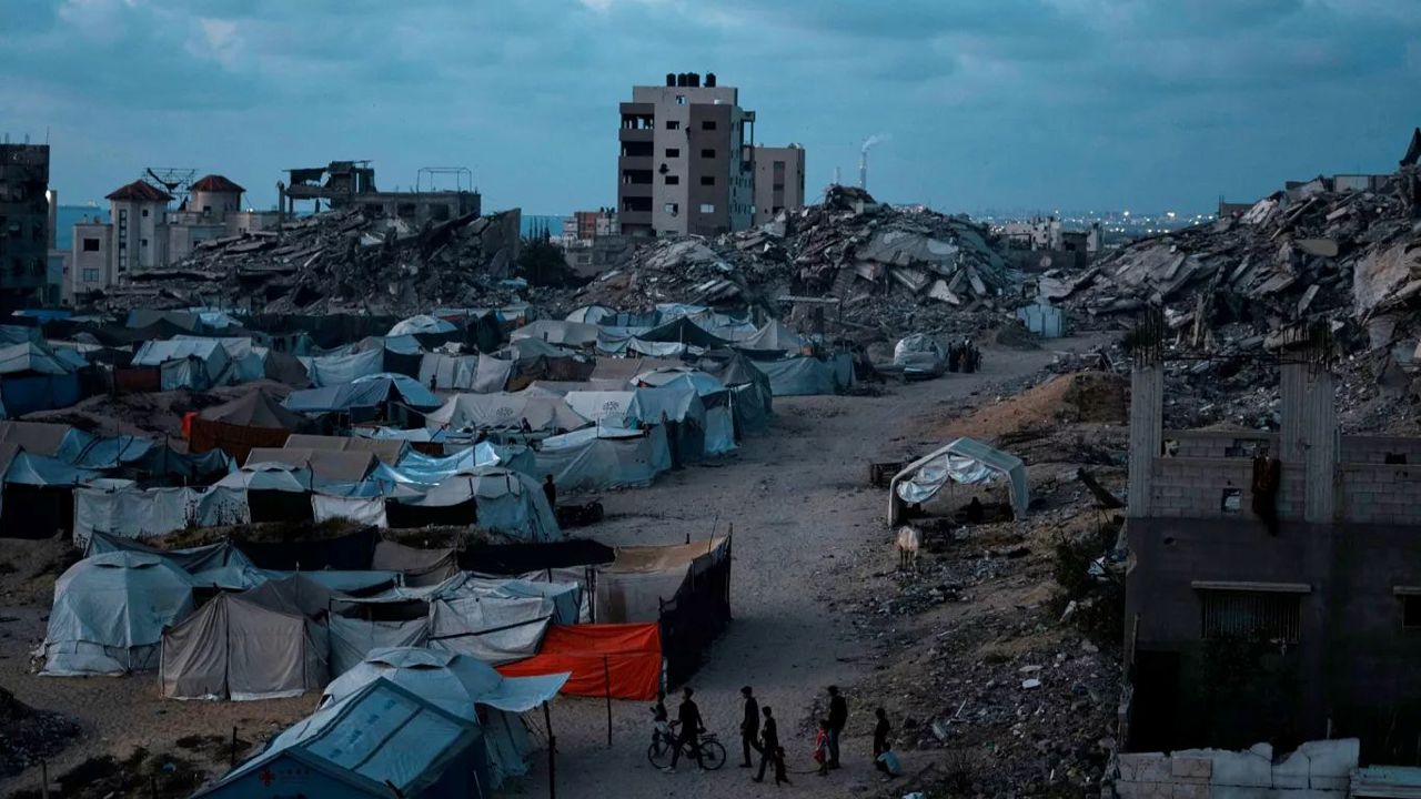 Noi victime în Gaza: 27 de palestinieni, uciși în apropierea unui centru de ajutor umanitar