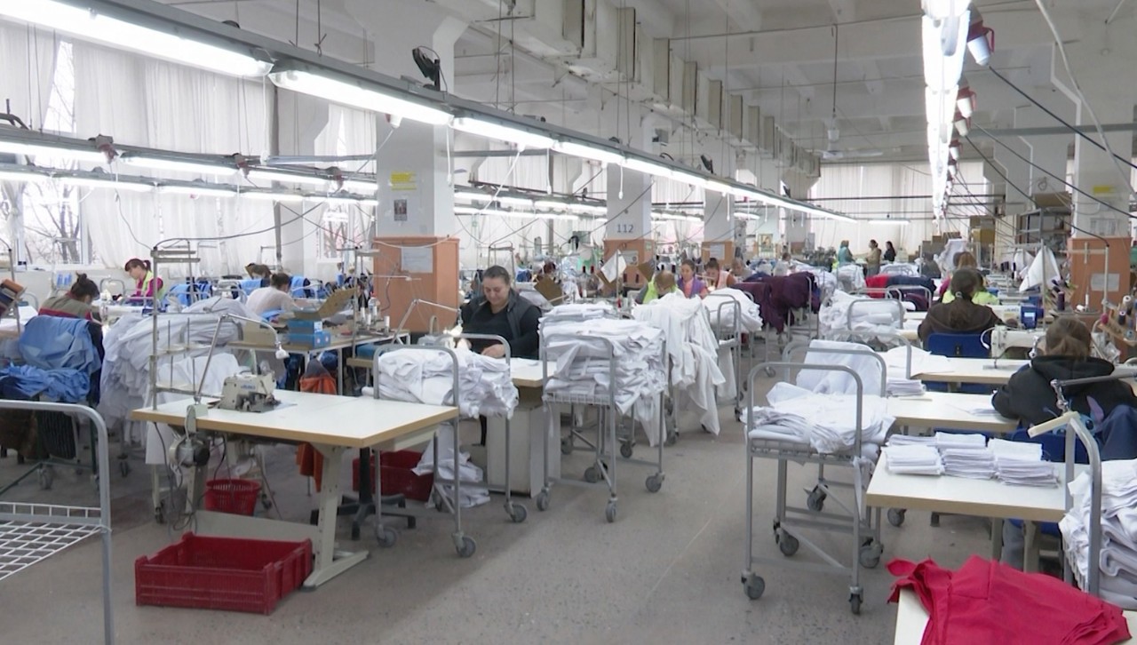 Reguli mai stricte pentru angajarea minorilor: „Nu avem dreptul să-i atragem la muncă în orele de noapte”