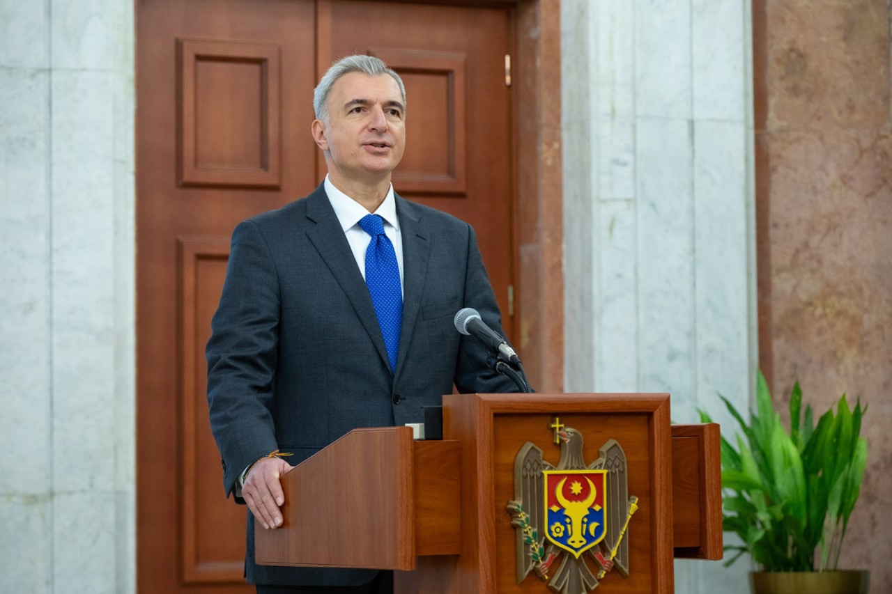 Produsele rusești rămân pe rafturi, coletele ieftine din China ar putea fi taxate