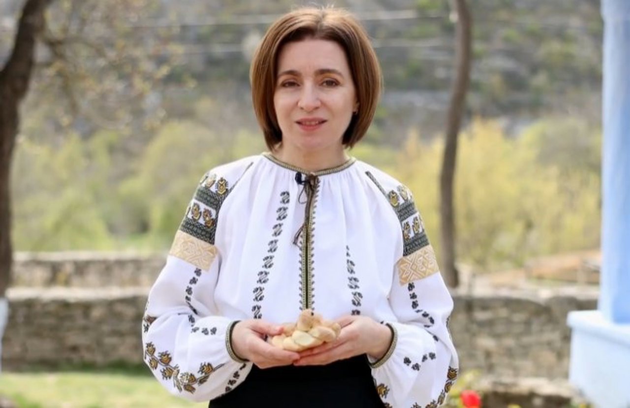 Mesajul Maiei Sandu pentru creștinii catolici: „Paște fericit alături de cei dragi, cu liniște în suflet și cu iubire față de cei din jur”