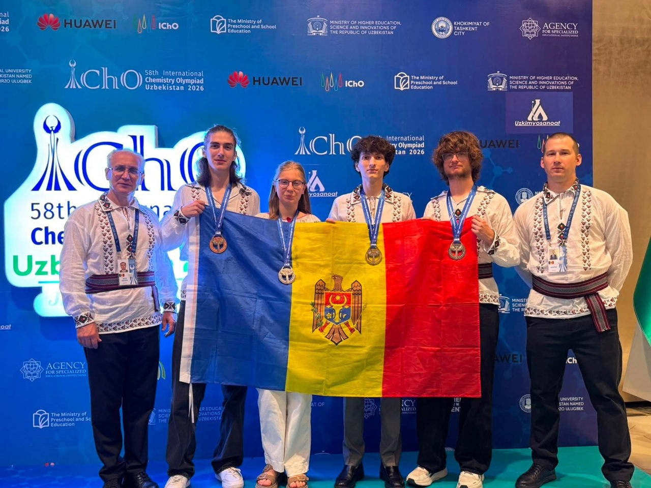 Elevii din R. Moldova au obținut șase medalii de aur, argint și bronz, la olimpiadele internaționale de Biologie și Chimie  