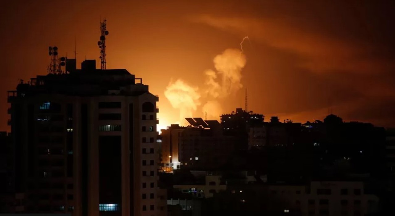 Israelul a lansat zeci de atacuri cu rachete în Fâșia Gaza și Liban