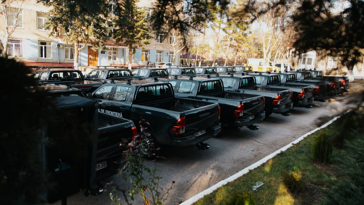 Германия подарила пограничной полиции автомобили стоимостью более двух миллионов евро