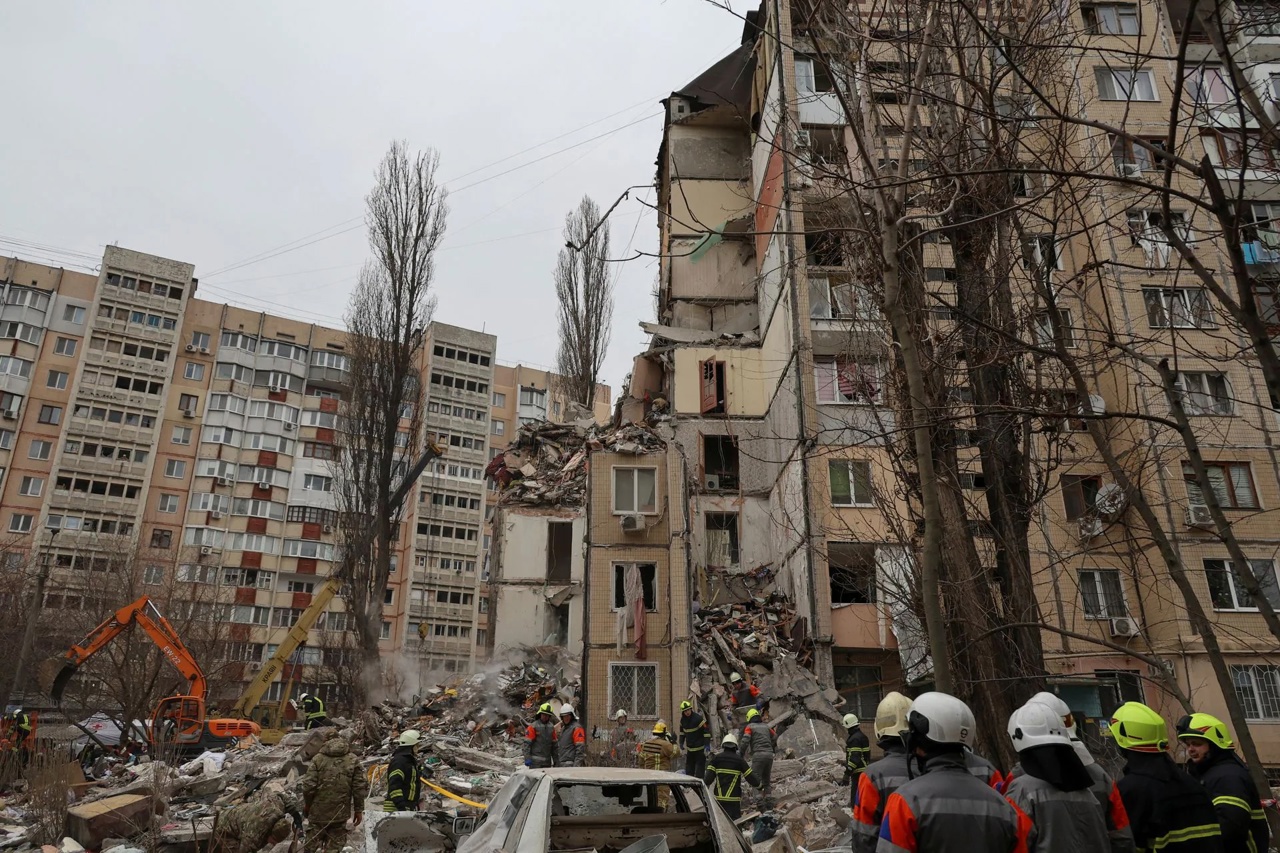 Российский беспилотник врезался в жилой дом в Одессе: двое погибших, восемь раненых и шесть человек пропали без вести