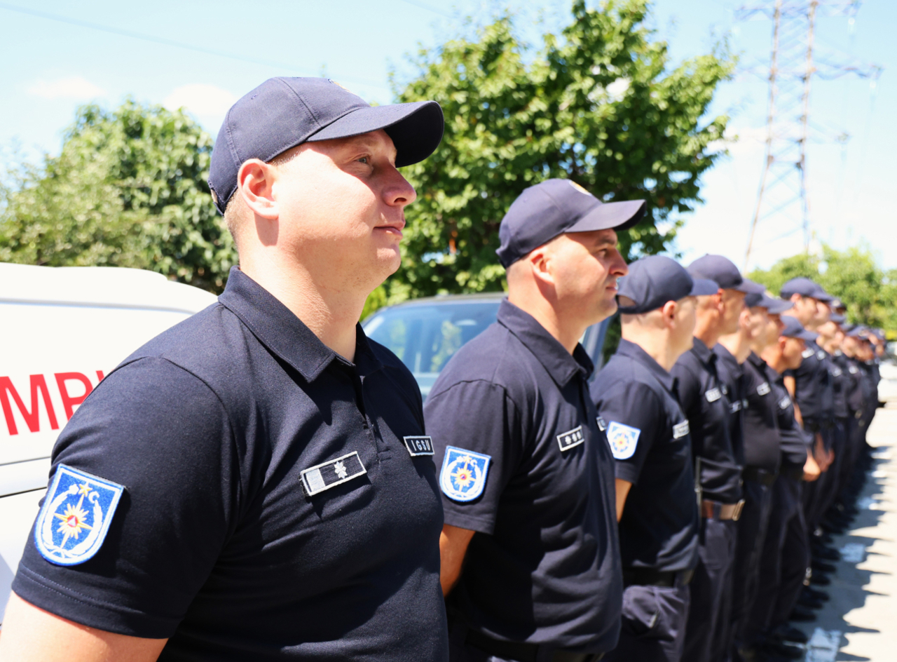 Încă un grup de salvatorii moldoveni au plecat în Grecia pentru a ajuta la stingerea incendiilor forestiere
